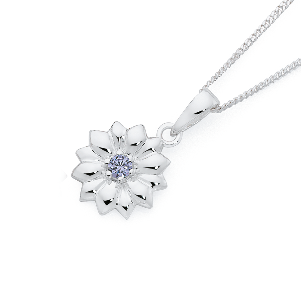 daisy pendant